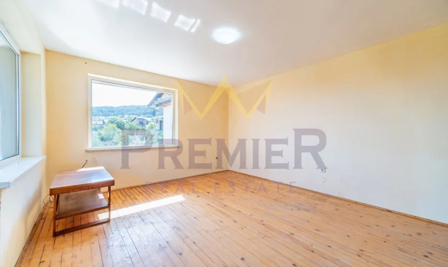 Двуетажна Къща с 600кв. Двор в кв.Виница гр.Варна - - снимка 4 - Имоти Премиер