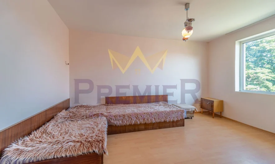 Двуетажна Къща с 600кв. Двор в кв.Виница гр.Варна - - снимка 5 - Имоти Премиер