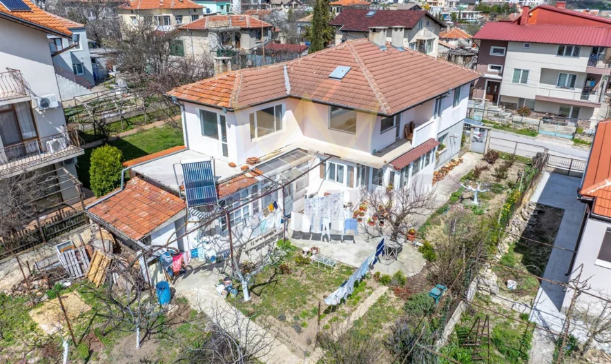 Двуетажна Къща с 600кв. Двор в кв.Виница гр.Варна -  - снимка 7 - Имоти Премиер