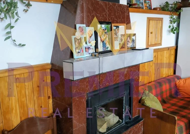 Двуетажна Къща с 600кв. Двор в кв.Виница гр.Варна - - снимка 8 - Имоти Премиер