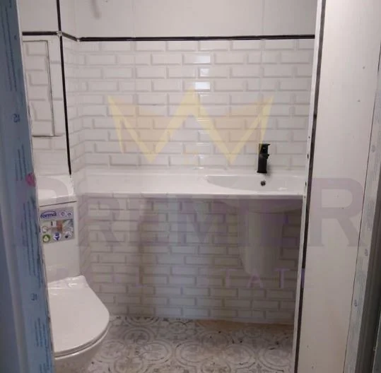 Двуетажна къща с 7 спални и голям двор – с. Извор -  - снимка 10 - Имоти Премиер