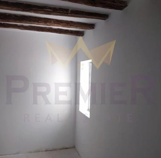 Двуетажна къща с 7 спални и голям двор – с. Извор -  - снимка 8 - Имоти Премиер