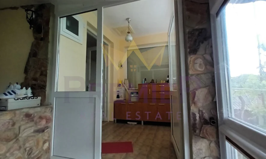 Двуетажна къща с. Бенковски -  - снимка 13 - Имоти Премиер