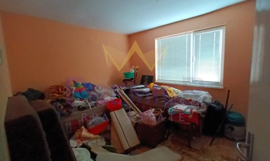 Двуетажна къща с. Бенковски - - снимка 16 - Имоти Премиер