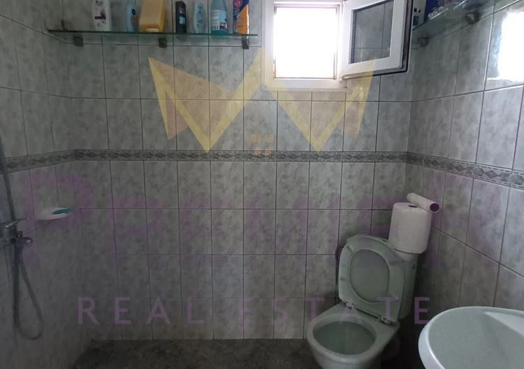 Двуетажна къща с. Бенковски - - снимка 18 - Имоти Премиер