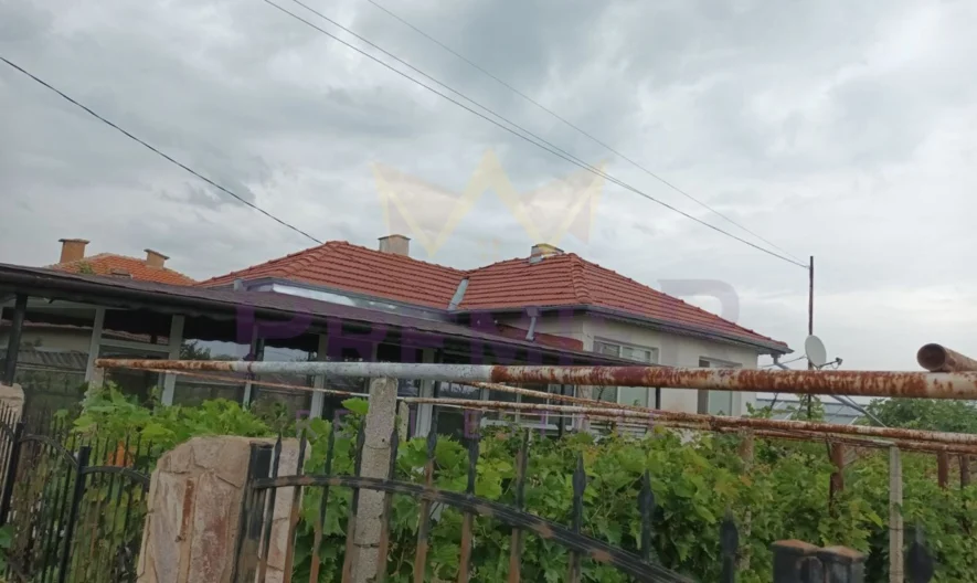 Двуетажна къща с. Бенковски -  - снимка 24 - Имоти Премиер