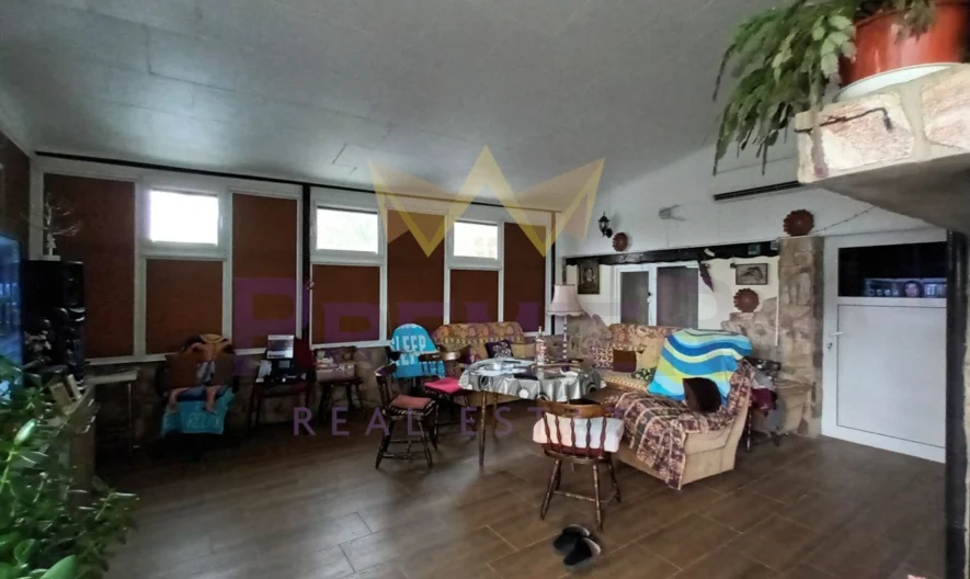 Двуетажна къща с. Бенковски - - снимка 8 - Имоти Премиер