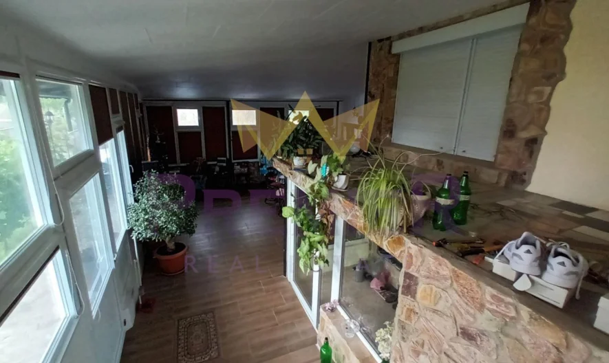 Двуетажна къща с. Бенковски - - снимка 9 - Имоти Премиер