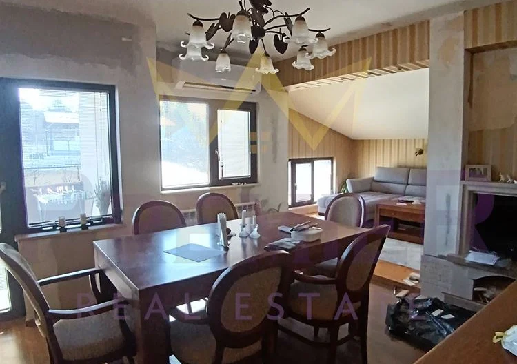 Двуетажна къща с двор и кладенец на 10 мин. от Варна, с.Яребична – нов покрив, обзаведена -  - снимка 10 - Имоти Премиер