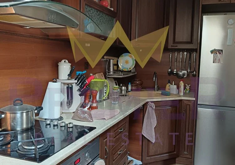 Двуетажна къща с двор и кладенец на 10 мин. от Варна, с.Яребична – нов покрив, обзаведена -  - снимка 15 - Имоти Премиер