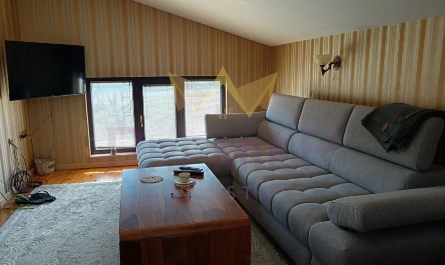 Двуетажна къща с двор и кладенец на 10 мин. от Варна, с.Яребична – нов покрив, обзаведена -  - снимка 17 - Имоти Премиер