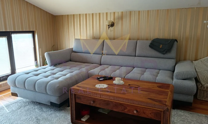 Двуетажна къща с двор и кладенец на 10 мин. от Варна, с.Яребична – нов покрив, обзаведена -  - снимка 18 - Имоти Премиер