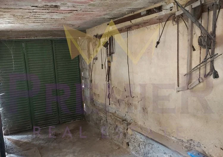 Двуетажна къща с двор в Провадия - - снимка 16 - Имоти Премиер