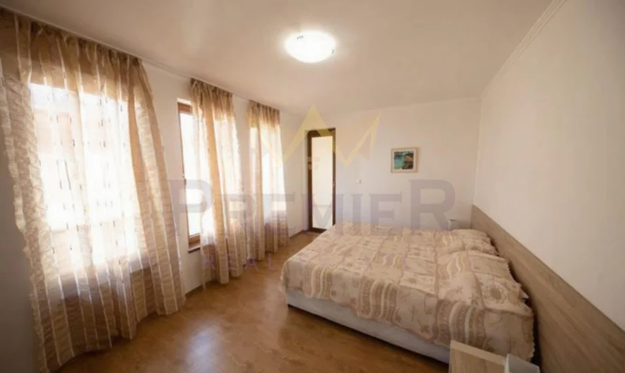 Двуетажна къща с двор в затворен комплекс в с. Лозенец. -  - снимка 6 - Имоти Премиер