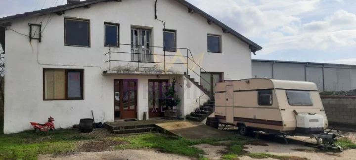 Двуетажна къща с ферма и мандра в с. Солник, обл. Варна -  - снимка 4 - Имоти Премиер