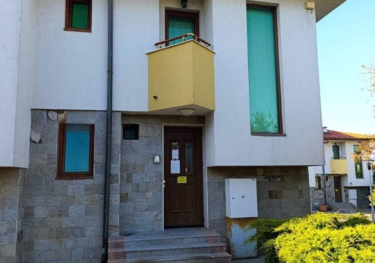 Двуетажна къща с гледка към морето и собствен двор в елитната зона на с. Лозенец -  - снимка 1 - Имоти Премиер