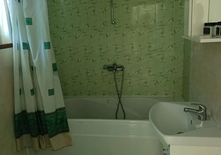 Двуетажна къща с гледка към морето и собствен двор в елитната зона на с. Лозенец -  - снимка 12 - Имоти Премиер