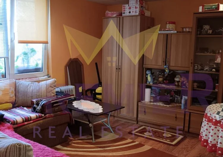 Двуетажна къща с морска гледка в м-т Св. Никола, Варна - - снимка 15 - Имоти Премиер