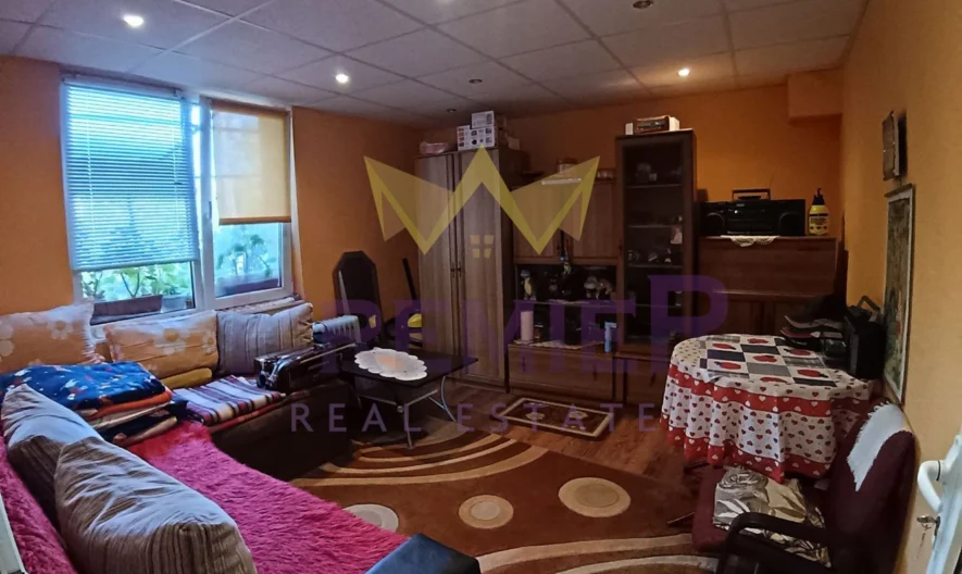 Двуетажна къща с морска гледка в м-т Св. Никола, Варна - - снимка 16 - Имоти Премиер