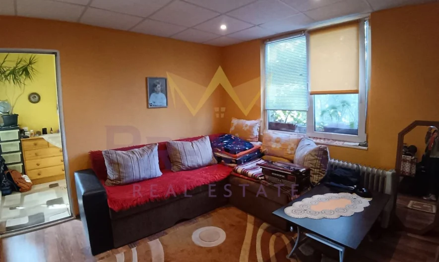 Двуетажна къща с морска гледка в м-т Св. Никола, Варна - - снимка 17 - Имоти Премиер