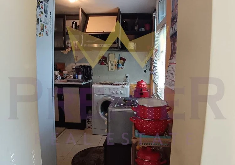 Двуетажна къща с морска гледка в м-т Св. Никола, Варна - - снимка 20 - Имоти Премиер