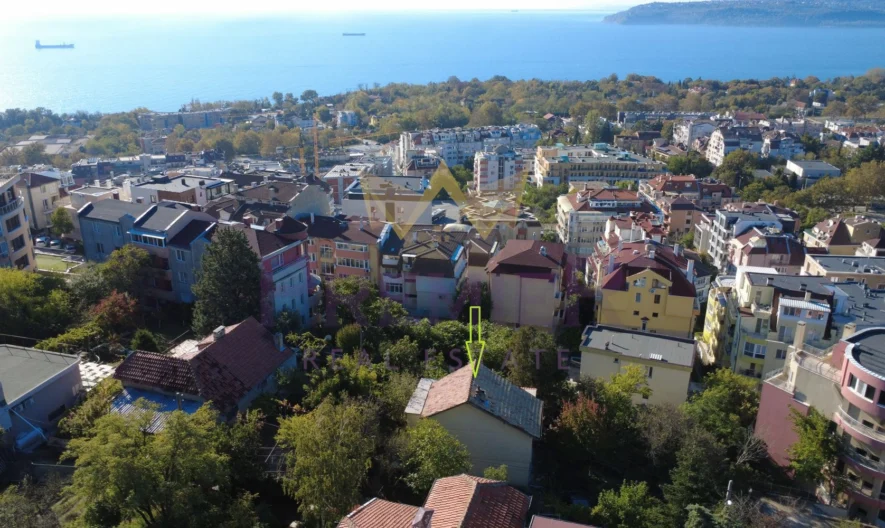 Двуетажна къща с морска гледка в м-т Св. Никола, Варна - - снимка 4 - Имоти Премиер