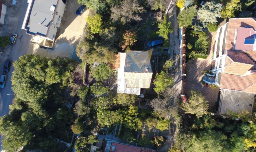 Двуетажна къща с морска гледка в м-т Св. Никола, Варна - - снимка 7 - Имоти Премиер