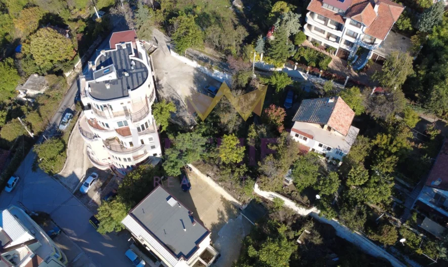 Двуетажна къща с морска гледка в м-т Св. Никола, Варна - - снимка 8 - Имоти Премиер