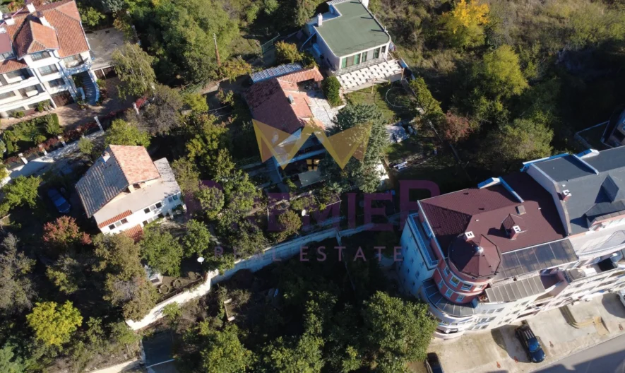 Двуетажна къща с морска гледка в м-т Св. Никола, Варна - - снимка 8 - Имоти Премиер