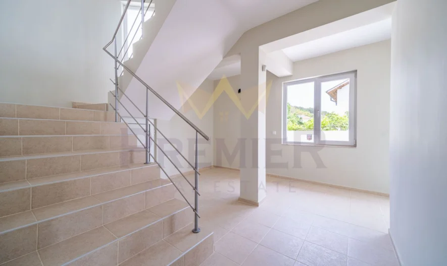 Двуетажна къща с морска панорама -  - снимка 10 - Имоти Премиер