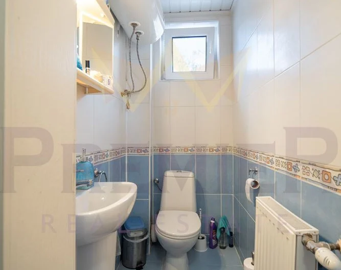 Двуетажна къща с морска панорама - - снимка 15 - Имоти Премиер