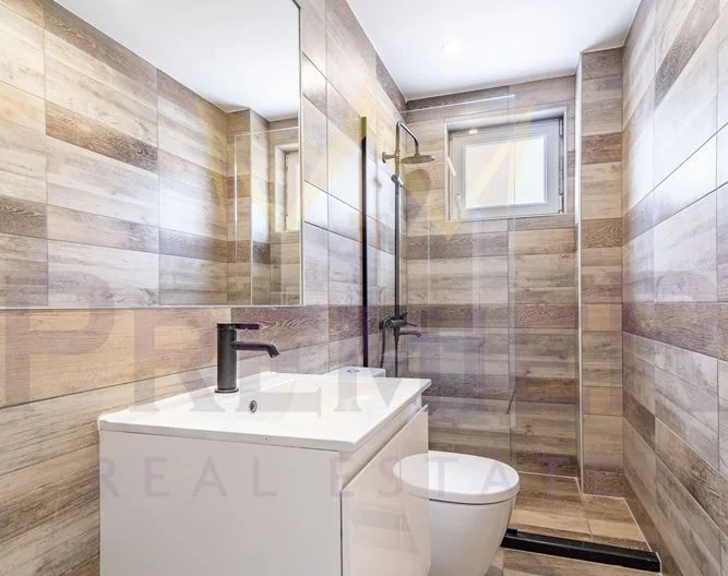 Двуетажна къща с морска панорама - - снимка 19 - Имоти Премиер