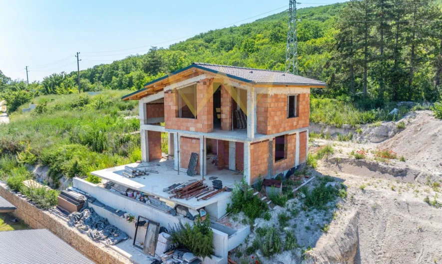 Двуетажна къща с морска панорама - - снимка 24 - Имоти Премиер