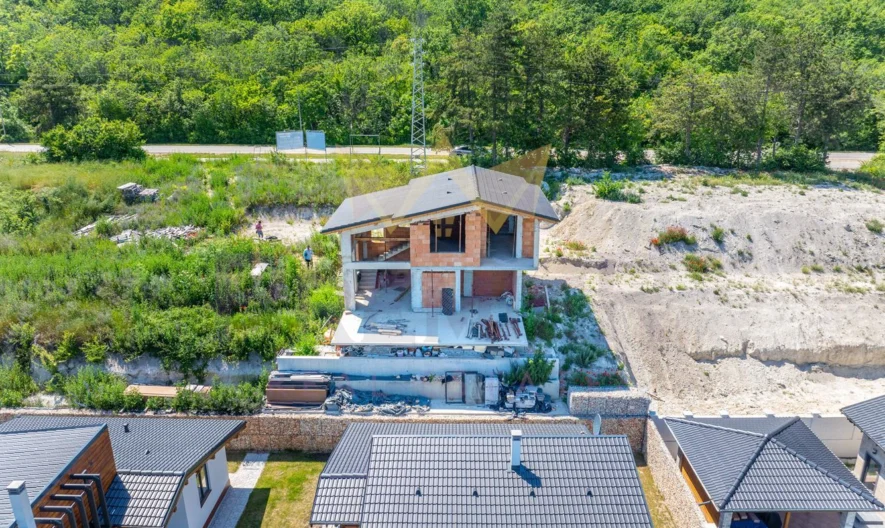 Двуетажна къща с морска панорама - - снимка 29 - Имоти Премиер