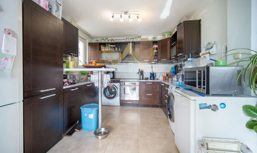 Двуетажна къща с морска панорама - - снимка 6 - Имоти Премиер