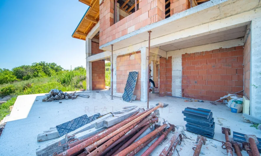 Двуетажна къща  с морска панорама -  - снимка 7 - Имоти Премиер