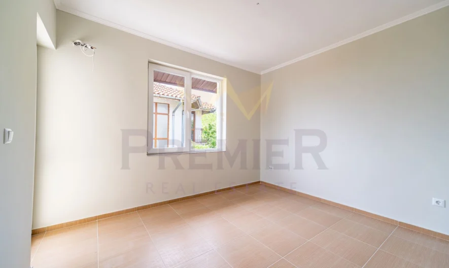 Двуетажна къща с морска панорама - - снимка 8 - Имоти Премиер