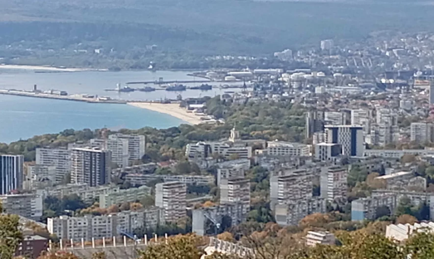 Двуетажна къща с панорама - - снимка 15 - Имоти Премиер