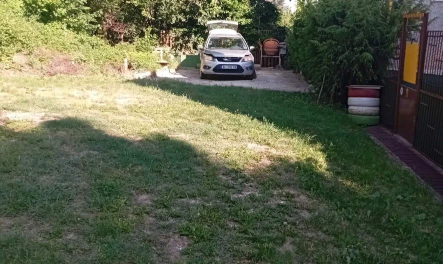 Двуетажна къща с панорама - - снимка 16 - Имоти Премиер