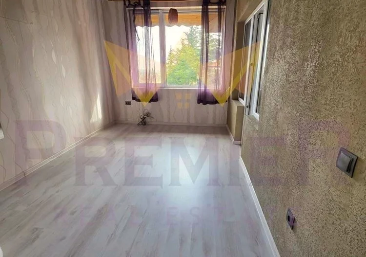 Двуетажна къща, село Кичево -  - снимка 10 - Имоти Премиер