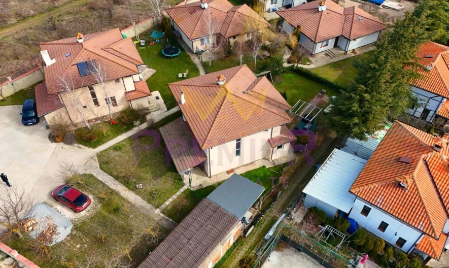 Двуетажна къща, село Кичево -  - снимка 39 - Имоти Премиер