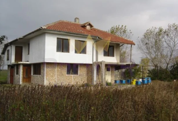 Двуетажна къща село Селце - - снимка 2 - Имоти Премиер