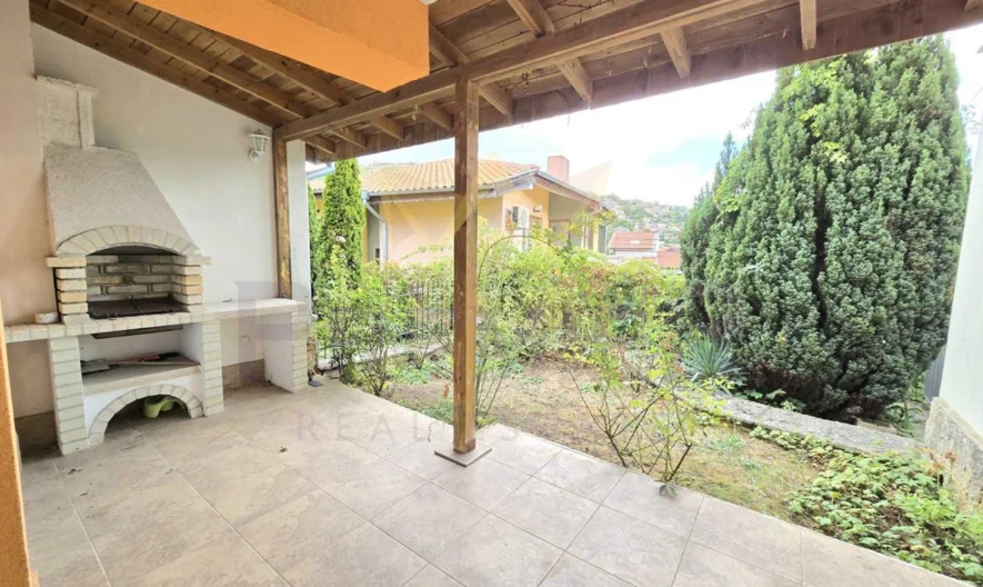 Двуетажна къща тип Таунхаус гр. Балчик - - снимка 11 - Имоти Премиер