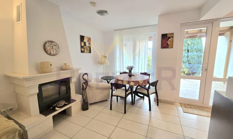 Двуетажна къща тип Таунхаус гр. Балчик - - снимка 2 - Имоти Премиер