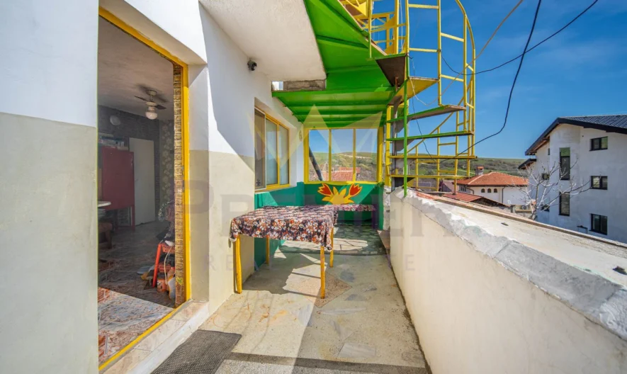 Двуетажна къща в Балчик -  - снимка 7 - Имоти Премиер