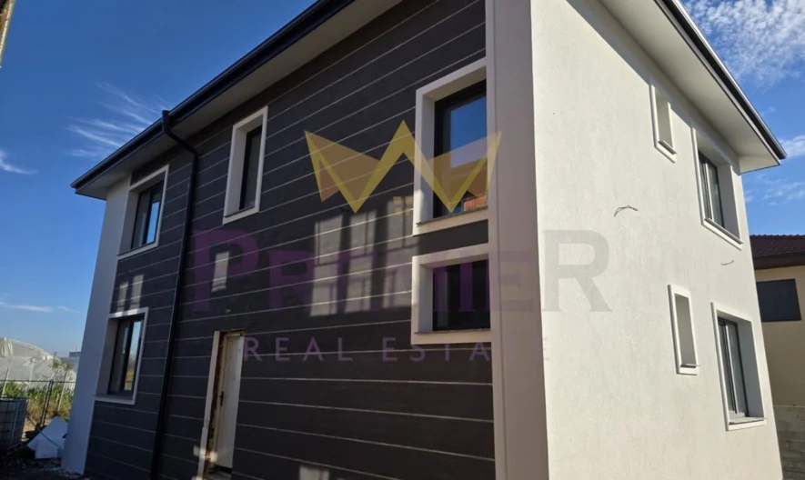 Двуетажна къща в Беломорски до частно училище Слънчеви очи -  - снимка 2 - Имоти Премиер