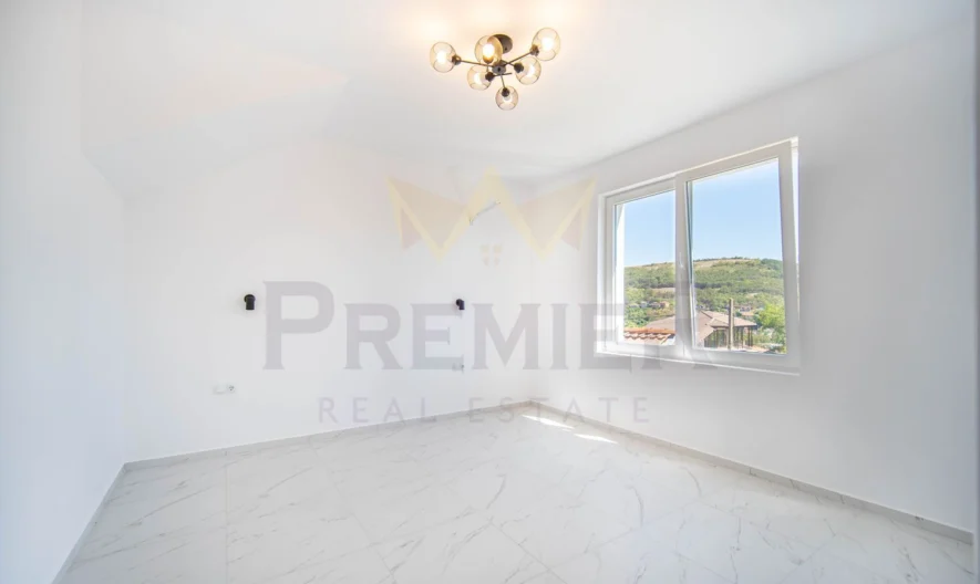 Двуетажна къща в гр. Балчик -  - снимка 10 - Имоти Премиер