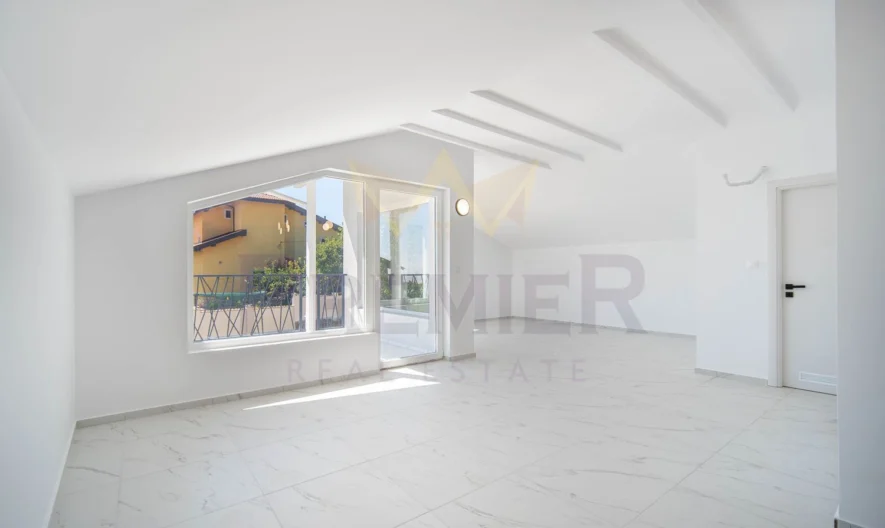 Двуетажна къща в гр. Балчик -  - снимка 12 - Имоти Премиер