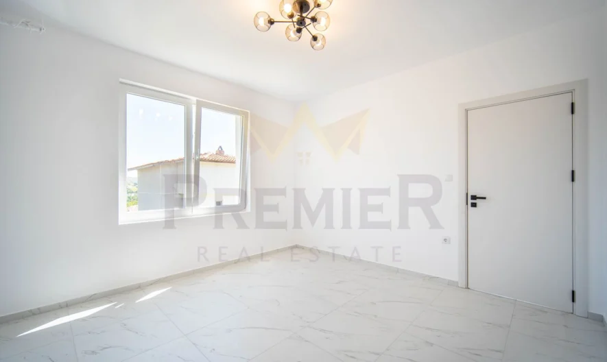 Двуетажна къща в гр. Балчик -  - снимка 7 - Имоти Премиер