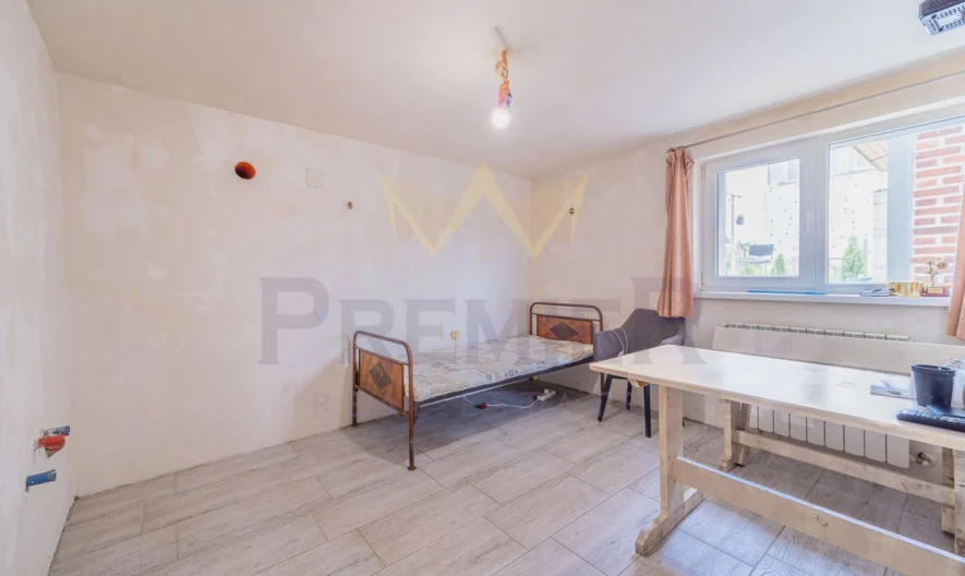 Двуетажна къща в гр. Бяла - - снимка 10 - Имоти Премиер